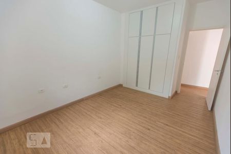 Suíte de casa à venda com 5 quartos, 200m² em Vila Progredior, São Paulo