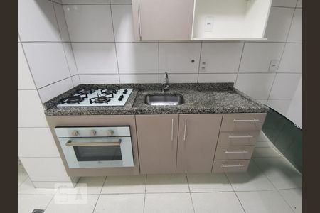 Cozinha de apartamento para alugar com 2 quartos, 48m² em Vila Andrade, São Paulo