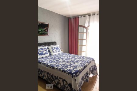 Casa à venda com 200m², 3 quartos e 2 vagas Casa à venda com 200m², 3 quartos e 2 vagasQuarto 2