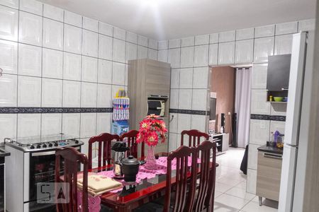 Casa à venda com 200m², 3 quartos e 2 vagas Casa à venda com 200m², 3 quartos e 2 vagasCozinha