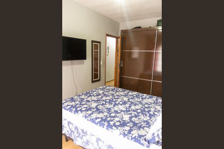 Casa à venda com 200m², 3 quartos e 2 vagas Casa à venda com 200m², 3 quartos e 2 vagasQuarto 2