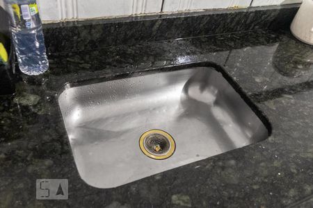 Casa à venda com 200m², 3 quartos e 2 vagas Casa à venda com 200m², 3 quartos e 2 vagasCozinha