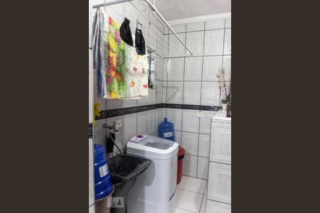 Casa à venda com 200m², 3 quartos e 2 vagas Casa à venda com 200m², 3 quartos e 2 vagasLavanderia 1