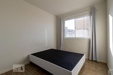 Quarto 1 de apartamento para alugar com 2 quartos, 46m² em Pinheirinho, Curitiba