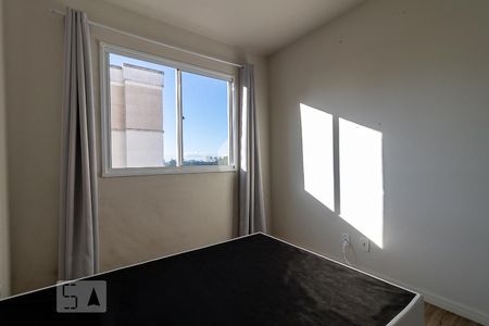 Quarto 1 de apartamento para alugar com 2 quartos, 46m² em Pinheirinho, Curitiba