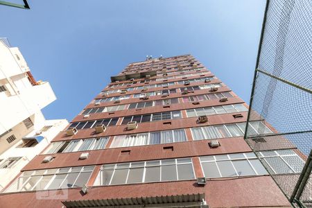 Apartamento para alugar com 67m², 2 quartos e 1 vaga Apartamento para alugar com 67m², 2 quartos e 1 vagaFachada