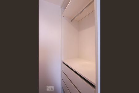 Closet Quarto de apartamento à venda com 1 quarto, 50m² em Vila Anglo Brasileira, São Paulo