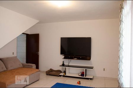 Sala de casa à venda com 3 quartos, 180m² em Parque Edu Chaves, São Paulo