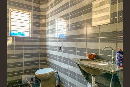 Casa à venda com 500m², 4 quartos e 8 vagas Casa à venda com 500m², 4 quartos e 8 vagasBanheiro