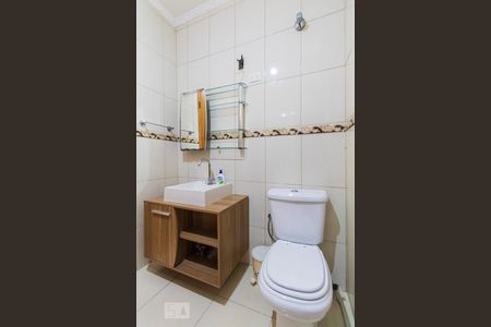 Banheiro de casa à venda com 3 quartos, 207m² em Cidade Domitila, São Paulo