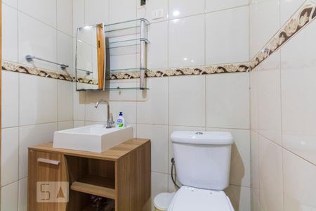 Banheiro de casa à venda com 3 quartos, 207m² em Cidade Domitila, São Paulo
