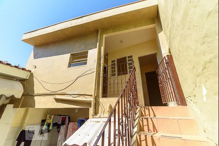 Casa para alugar com 39m², 1 quarto e sem vaga Casa para alugar com 39m², 1 quarto e sem vagaEscada