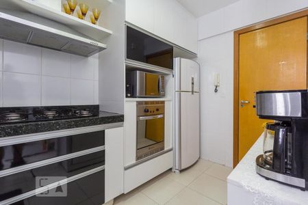 Cozinha de apartamento para alugar com 4 quartos, 110m² em Liberdade, Belo Horizonte
