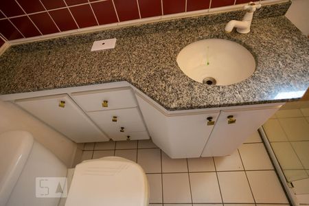 Apartamento à venda com 78m², 3 quartos e 2 vagasBanheiro da Suíte