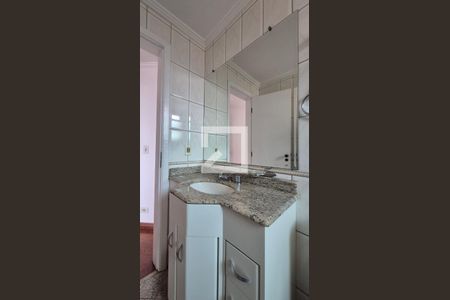 Apartamento para alugar com 135m², 4 quartos e 3 vagas Apartamento para alugar com 135m², 4 quartos e 3 vagasBanheiro da suíte