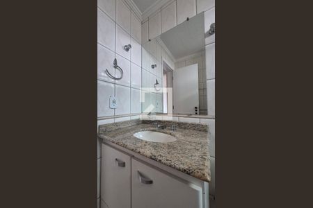 Apartamento para alugar com 135m², 4 quartos e 3 vagas Apartamento para alugar com 135m², 4 quartos e 3 vagasBanheiro