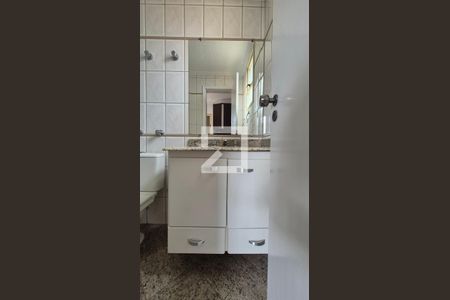 Apartamento para alugar com 135m², 4 quartos e 3 vagas Apartamento para alugar com 135m², 4 quartos e 3 vagasBanheiro da suíte 2