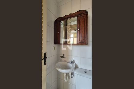 Apartamento para alugar com 135m², 4 quartos e 3 vagas Apartamento para alugar com 135m², 4 quartos e 3 vagasBanheiro de Serviço
