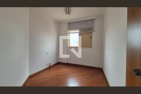 Apartamento para alugar com 135m², 4 quartos e 3 vagas Apartamento para alugar com 135m², 4 quartos e 3 vagasQuarto