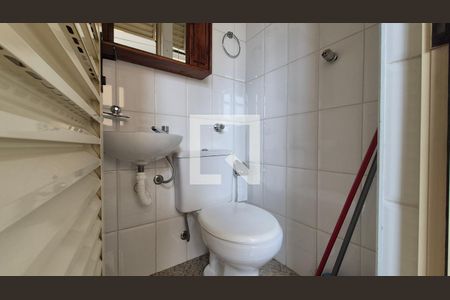 Apartamento para alugar com 135m², 4 quartos e 3 vagas Apartamento para alugar com 135m², 4 quartos e 3 vagasBanheiro de Serviço