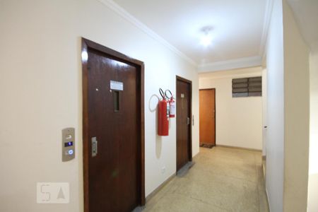 Hall de entrada de kitnet/studio para alugar com 1 quarto, 32m² em Liberdade, São Paulo