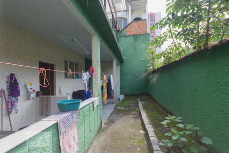 Casa à venda com 706m², 5 quartos e 5 vagas Casa à venda com 706m², 5 quartos e 5 vagasÁrea de Serviço (1º andar - Fundos)