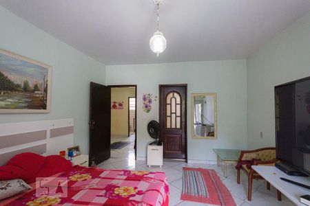 Casa à venda com 706m², 5 quartos e 5 vagas Casa à venda com 706m², 5 quartos e 5 vagasQuarto 2 - Suíte (2º andar)