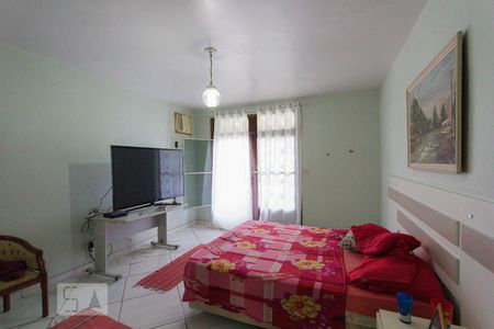 Casa à venda com 706m², 5 quartos e 5 vagas Casa à venda com 706m², 5 quartos e 5 vagasQuarto 2 - Suíte (2º andar)