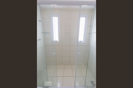 Casa de condomínio para alugar com 190m², 4 quartos e 2 vagas Casa de condomínio para alugar com 190m², 4 quartos e 2 vagasBanheiro Quarto 2 - Suíte (2º andar)