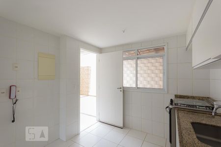 Casa de condomínio para alugar com 190m², 4 quartos e 2 vagas Casa de condomínio para alugar com 190m², 4 quartos e 2 vagasCozinha (1º andar)