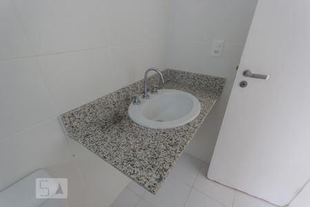 Casa de condomínio para alugar com 190m², 4 quartos e 2 vagas Casa de condomínio para alugar com 190m², 4 quartos e 2 vagasBanheiro Quarto 3 - Suíte (2º andar)