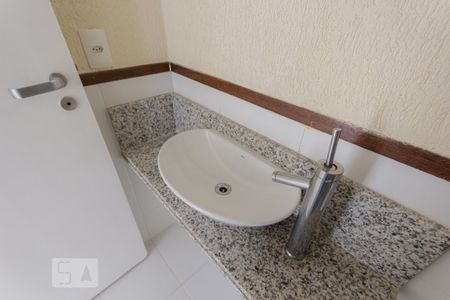 Banheiro Social (1º andar) de casa de condomínio para alugar com 4 quartos, 190m² em Freguesia, Rio de Janeiro