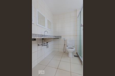 Casa de condomínio para alugar com 190m², 4 quartos e 2 vagas Casa de condomínio para alugar com 190m², 4 quartos e 2 vagasBanheiro Quarto 2 - Suíte (2º andar)