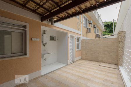 Casa de condomínio para alugar com 190m², 4 quartos e 2 vagas Casa de condomínio para alugar com 190m², 4 quartos e 2 vagasVaranda Gourmet (1º andar - Fundos)