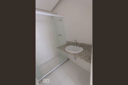 Casa de condomínio para alugar com 190m², 4 quartos e 2 vagas Casa de condomínio para alugar com 190m², 4 quartos e 2 vagasBanheiro Quarto 4 - Suíte (2º andar)