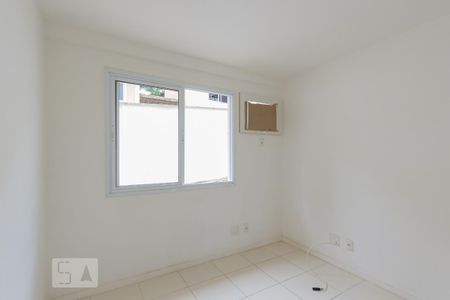 Casa de condomínio para alugar com 190m², 4 quartos e 2 vagas Casa de condomínio para alugar com 190m², 4 quartos e 2 vagasQuarto 3 - Suíte (2º andar)