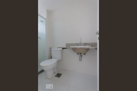 Casa de condomínio para alugar com 190m², 4 quartos e 2 vagas Casa de condomínio para alugar com 190m², 4 quartos e 2 vagasBanheiro Quarto 3 - Suíte (2º andar)
