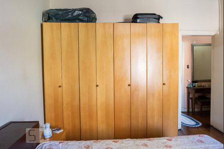 Casa à venda com 240m², 3 quartos e 1 vagaQuarto 1