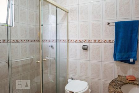 Casa à venda com 240m², 3 quartos e 1 vagaBanheiro 3 - Fundos