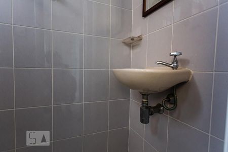 Apartamento para alugar com 106m², 3 quartos e 2 vagasBanheiro de Serviço