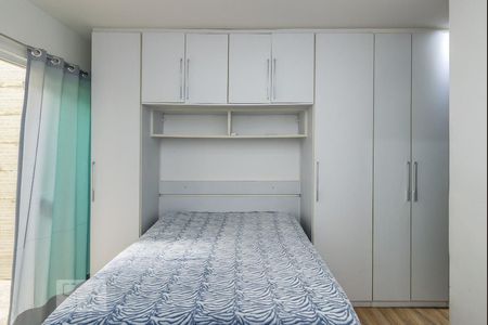 Casa à venda com 250m², 3 quartos e 5 vagasSuíte 1 - Armários