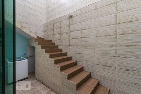 Casa à venda com 250m², 3 quartos e 5 vagasVista do Quarto 2 (acesso ao 2º andar)