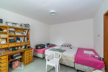 Casa à venda com 250m², 3 quartos e 5 vagasSuíte 2