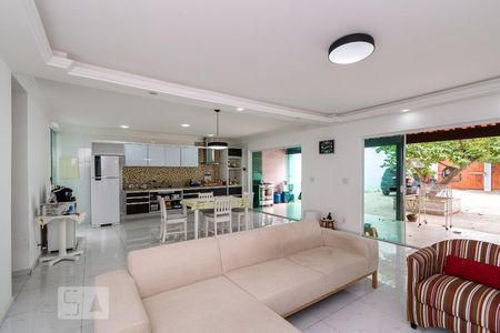 Sala e Cozinha  de casa à venda com 3 quartos, 250m² em Vila da Penha, Rio de Janeiro