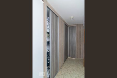 Casa à venda com 297m², 3 quartos e 7 vagasDetalhe dos Armários da Suíte