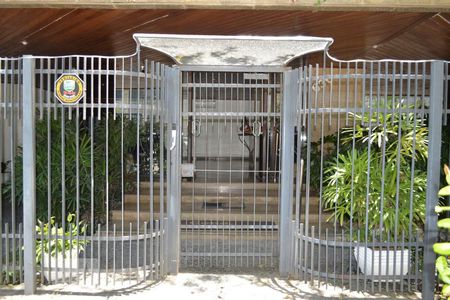 Apartamento à venda com 90m², 2 quartos e 1 vagaFachada e portaria