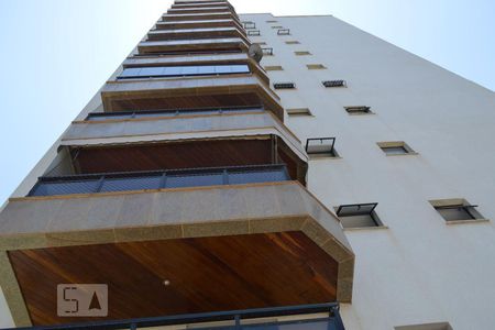 Apartamento à venda com 90m², 2 quartos e 1 vagaFachada Lateral