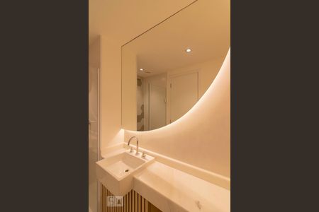 Apartamento à venda com 72m², 2 quartos e 1 vagaBanheiro Social