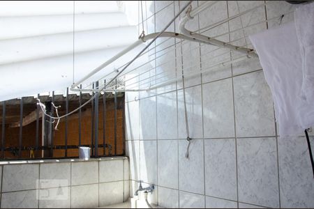 Casa à venda com 99m², 3 quartos e 1 vagaÁrea de serviço