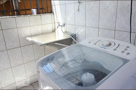 Casa à venda com 99m², 3 quartos e 1 vagaÁrea de serviço